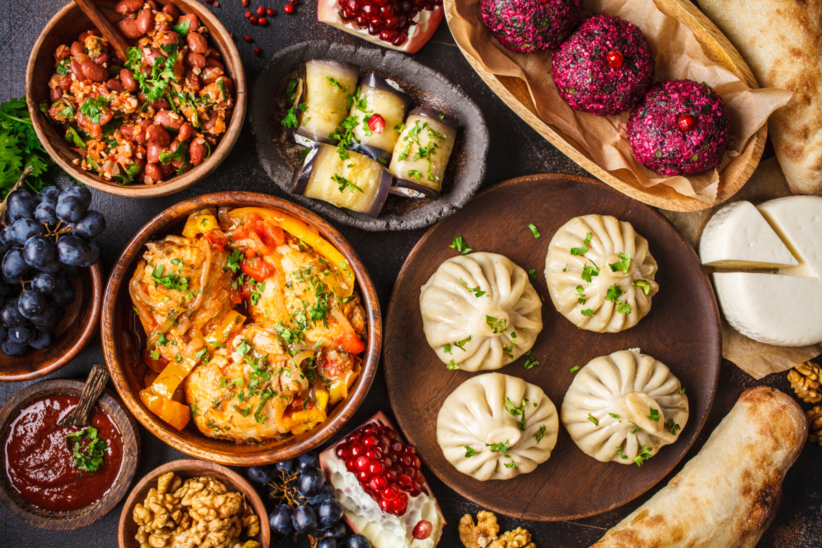 Грузинская кухня: хинкали, лобио, бадриджани и пхали