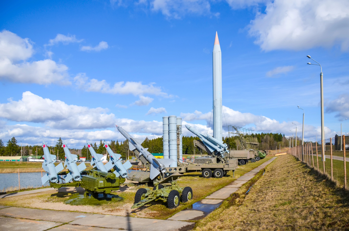 Военная техника в музее под открытым небом «Линия Сталина»