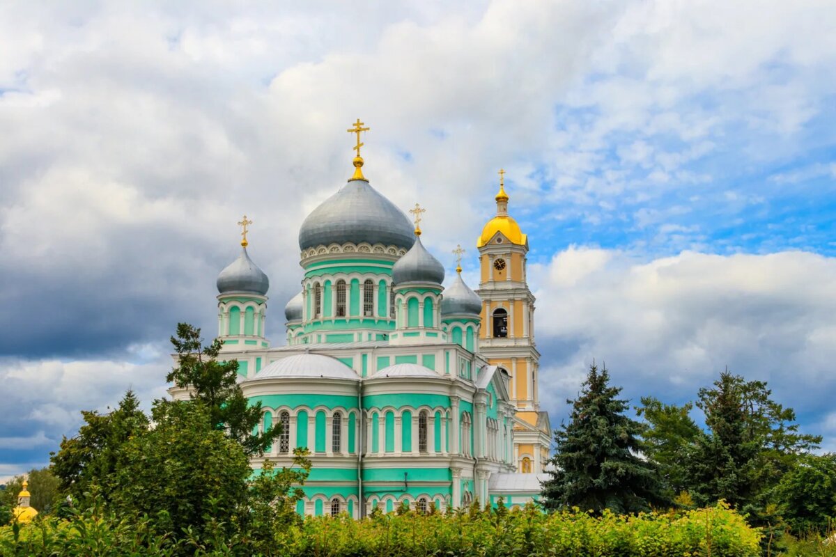 Троицкий собор и колокольня Серафимо-Дивеевского монастыря