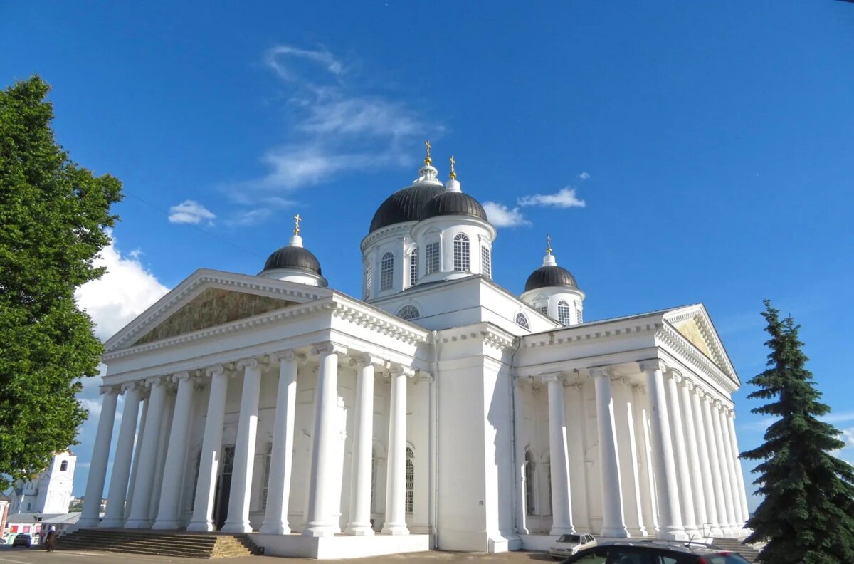 Воскресенский собор на Соборной площади Арзамаса