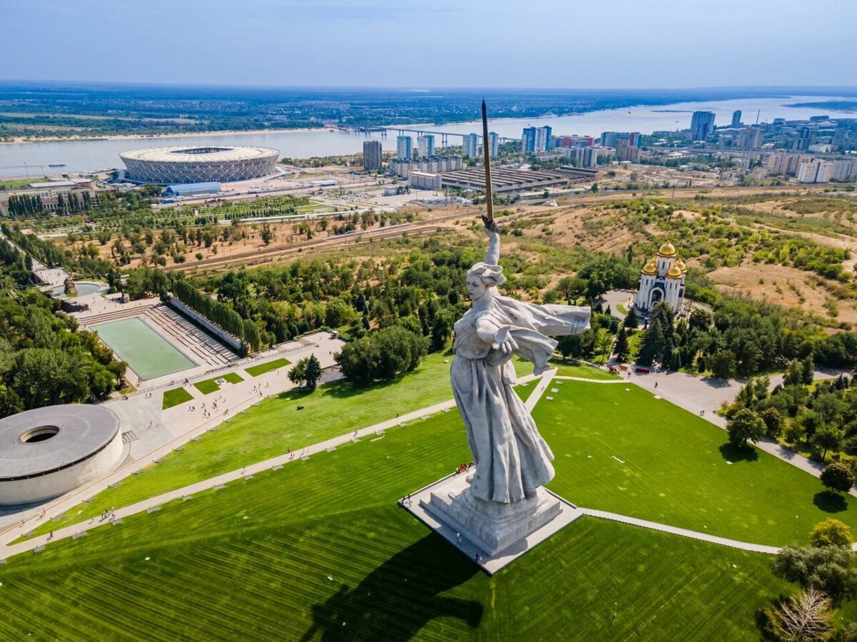 Монумент «Родина-мать зовёт!» на Мамаевом кургане