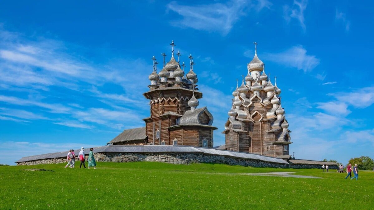 Деревянные церкви на острове Кижи
