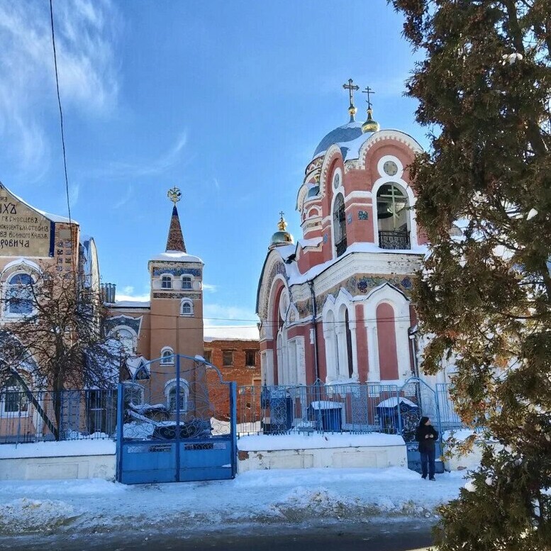 Старинный храм в центре Ельца зимой
